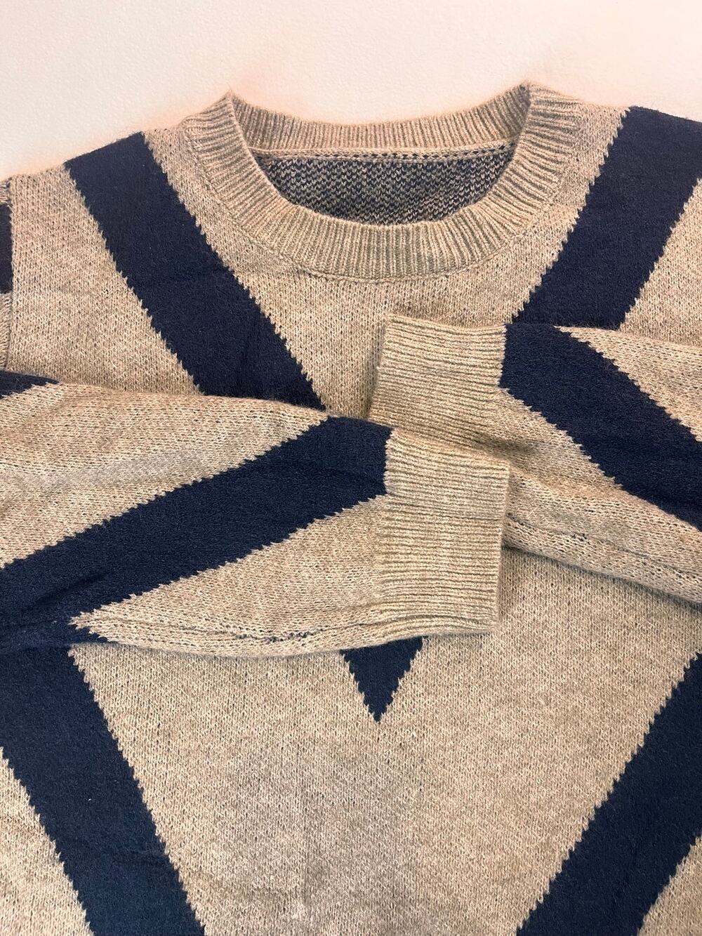 Geometric Knit Sweater by SHEIN Gray Black Crewneck Size M
